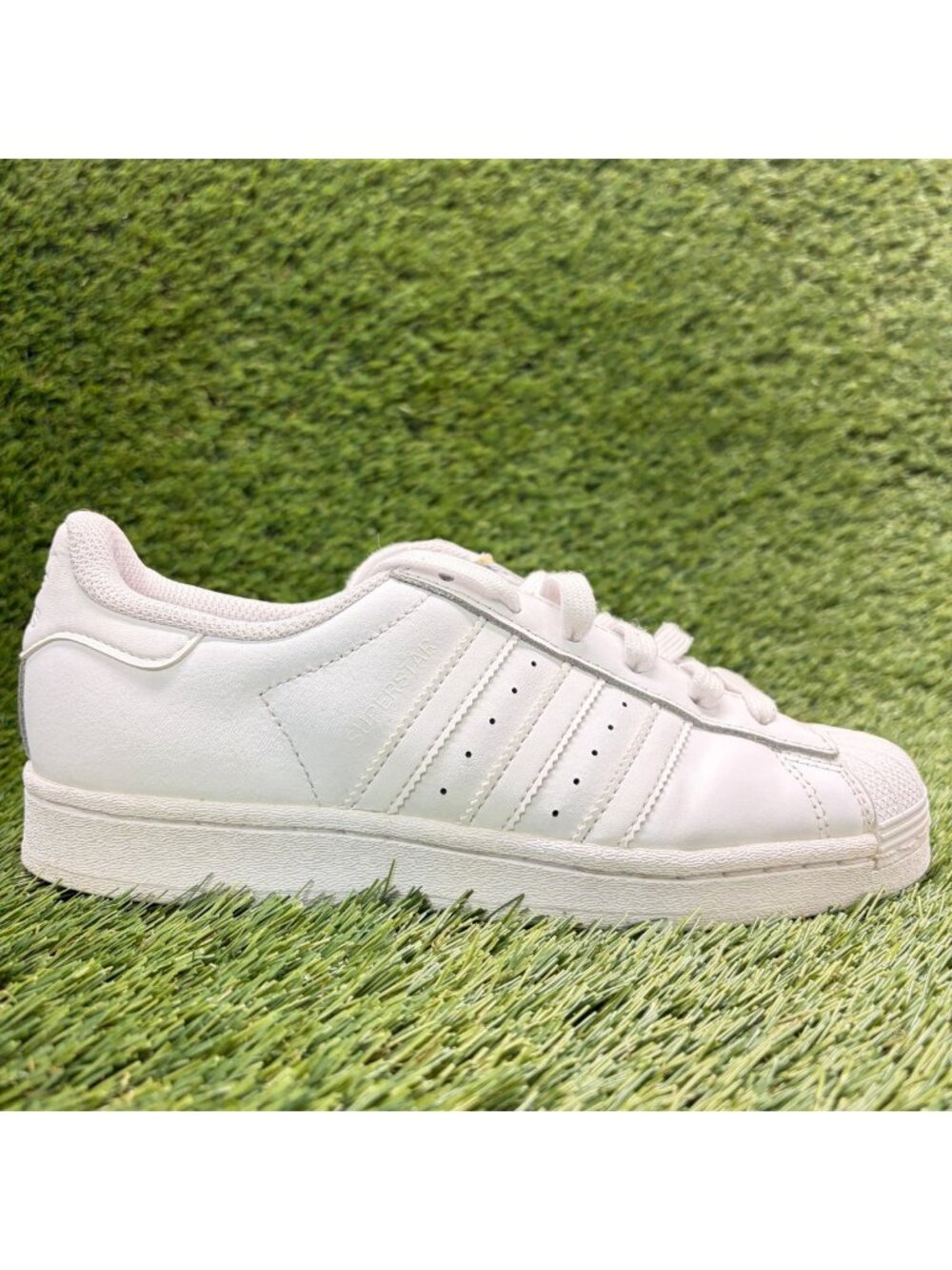 Adidas Superstar Boys Size 5Y White Athletic Leather Lifestyle Shoes Sneakers